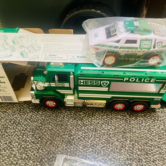 New Hess police truck and cruiser - Picture 1 of 4